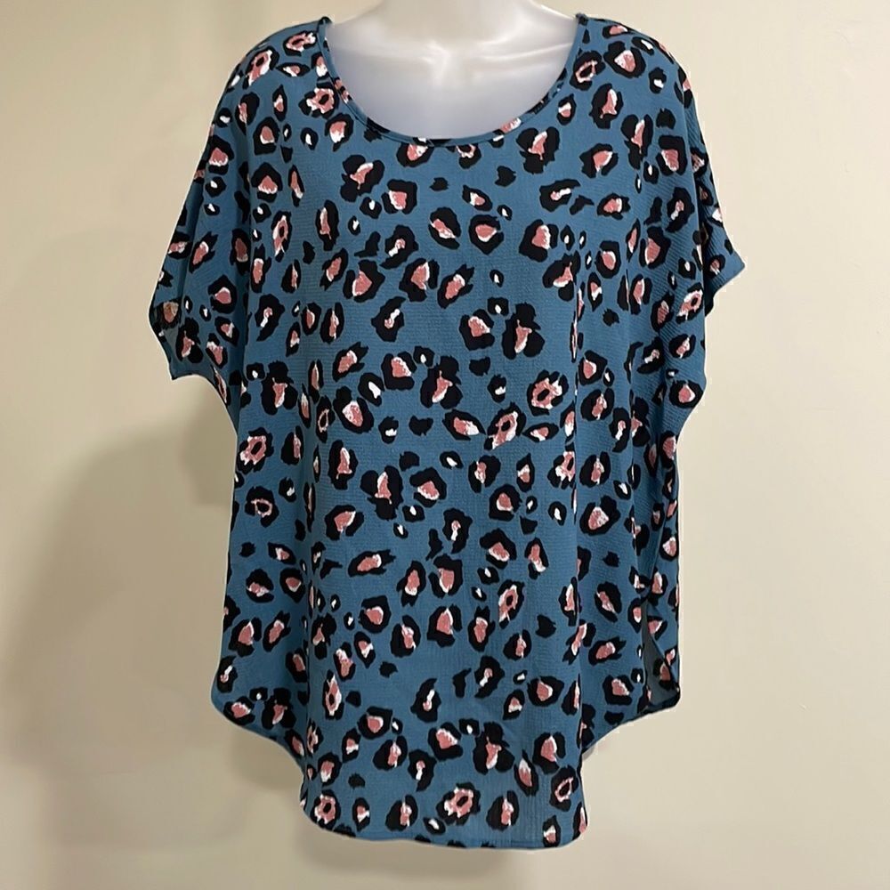 NWOT Blue Leopard Print Blouse. Size XL extra large 14